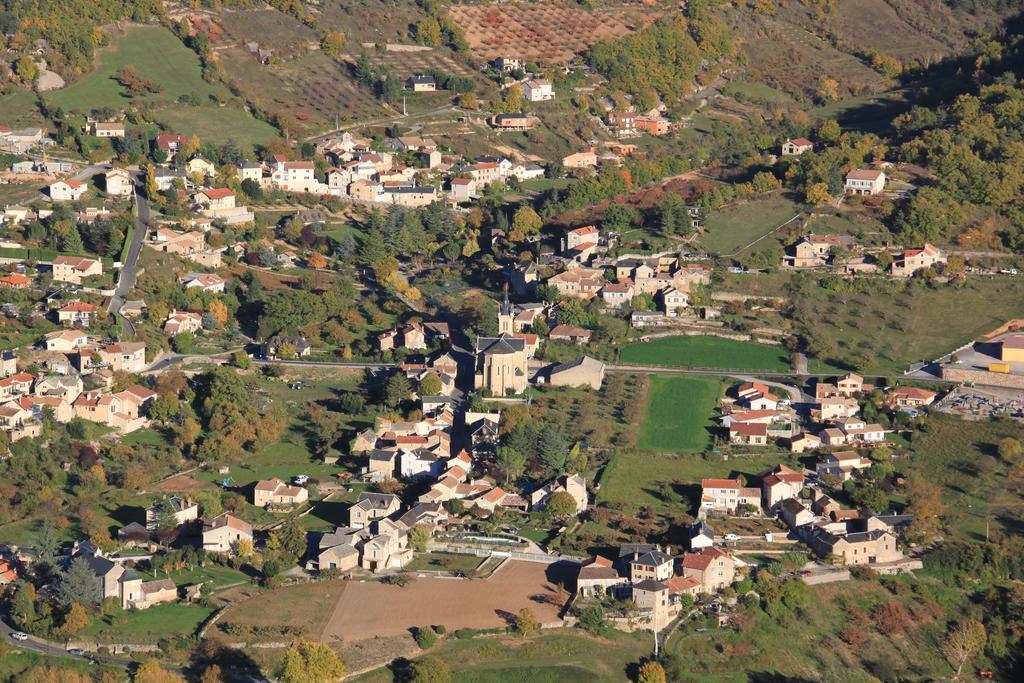 Gîte La Cerise Qui Rit La Cresse Esterno foto